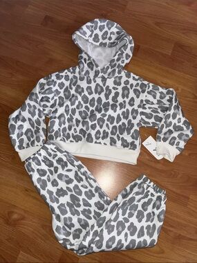 Xersion White and Gray Leopard Print Kids Hoodie & Jogger Set